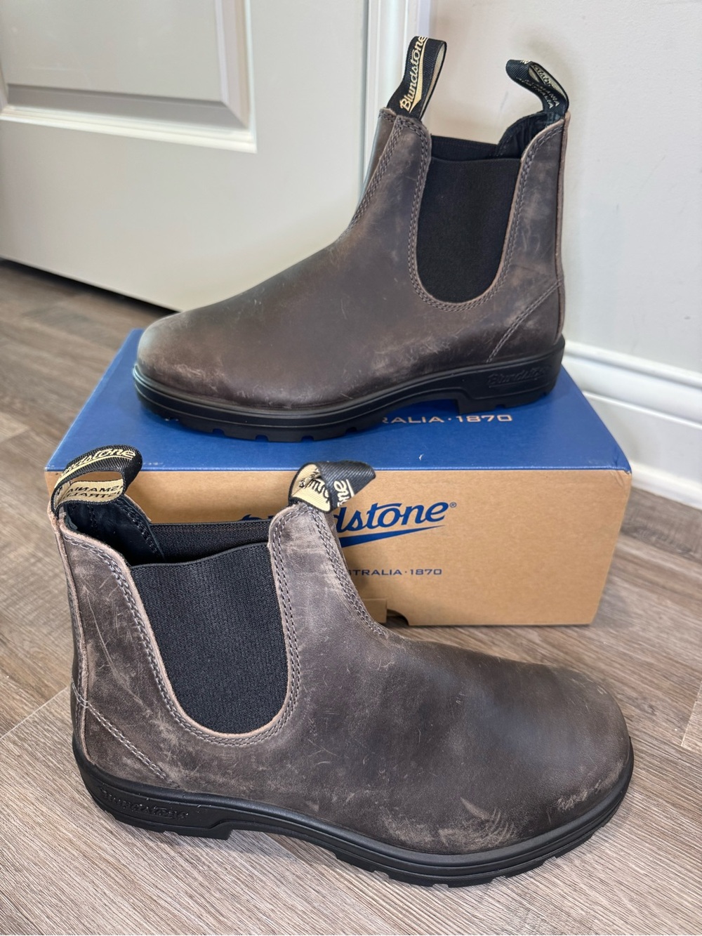 Blundstone BL 2446 Chelsea Pull On Clay Leather Boots